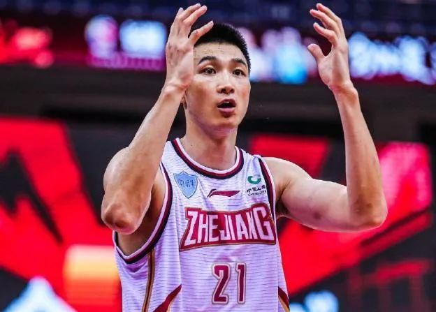 因此，马竞一下失去了主要赞助商，随后床单军团迅速采取行动寻找到了新赞助商——利雅得航空。
